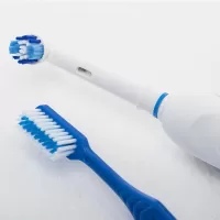 Зубні щітки